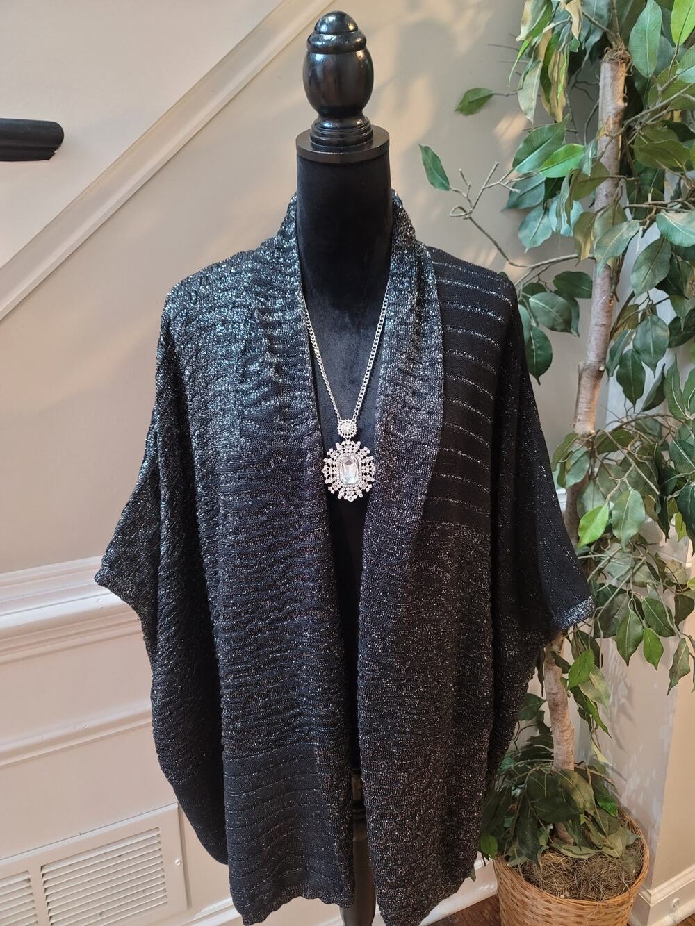 Worthington Shrug Sweater Women's Size XL Black/Silver Cocoon Wrap Open Front